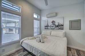 House, 1 King Bed, Patio (#14 3567 US 290 E) | 1 bedroom, individually decorated, individually furnished, free WiFi