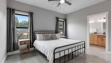 Casa, letti multipli, patio, vista città (403 N Cherry) | 3 camere, con stile personalizzato, con arredamento individuale