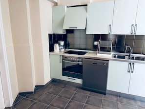 Apartment, 2 Bedrooms, Balcony, Ocean View | Private kitchen