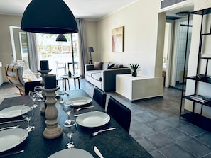 Apartment, 2 Bedrooms, Balcony, Ocean View | Dining
