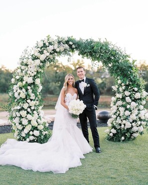 Outdoor banquet area - Resort at Fredericksburg Unit 17 (Fredericksburg)