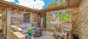 Kerrville Hidden Gem With Firepit and Grill - Great Location