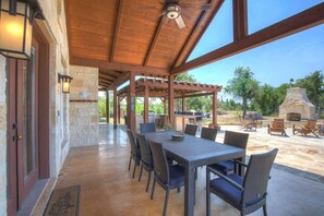 House, Multiple Beds, Pool Access (148 Starry Nt Combo) | Outdoor dining
