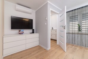 Apartment, 1 Bedroom, Terrace | 1 bedroom, desk, bed sheets
