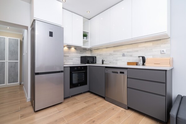 Apartment, 1 Bedroom, Terrace | Private kitchen | Microwave, coffee/tea maker, electric kettle