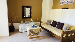Unclassified image, 5 of 30, button - La Casa - Cozy House, 5min Drive To Beach (Platanias)