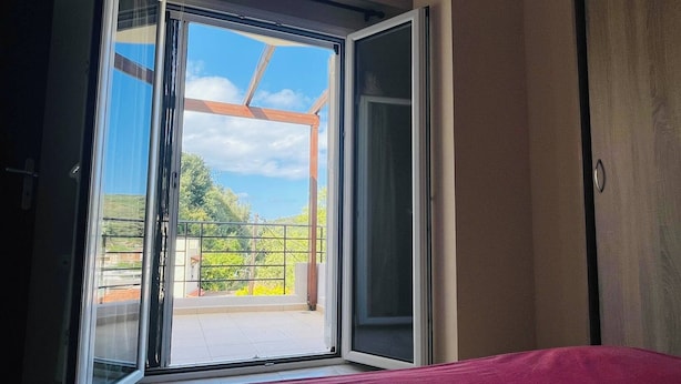 Unclassified image, 1 of 30, button - La Casa - Cozy House, 5min Drive To Beach (Platanias)