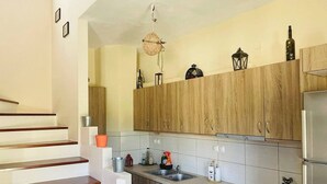 Unclassified image, 2 of 30, button - La Casa - Cozy House, 5min Drive To Beach (Platanias)