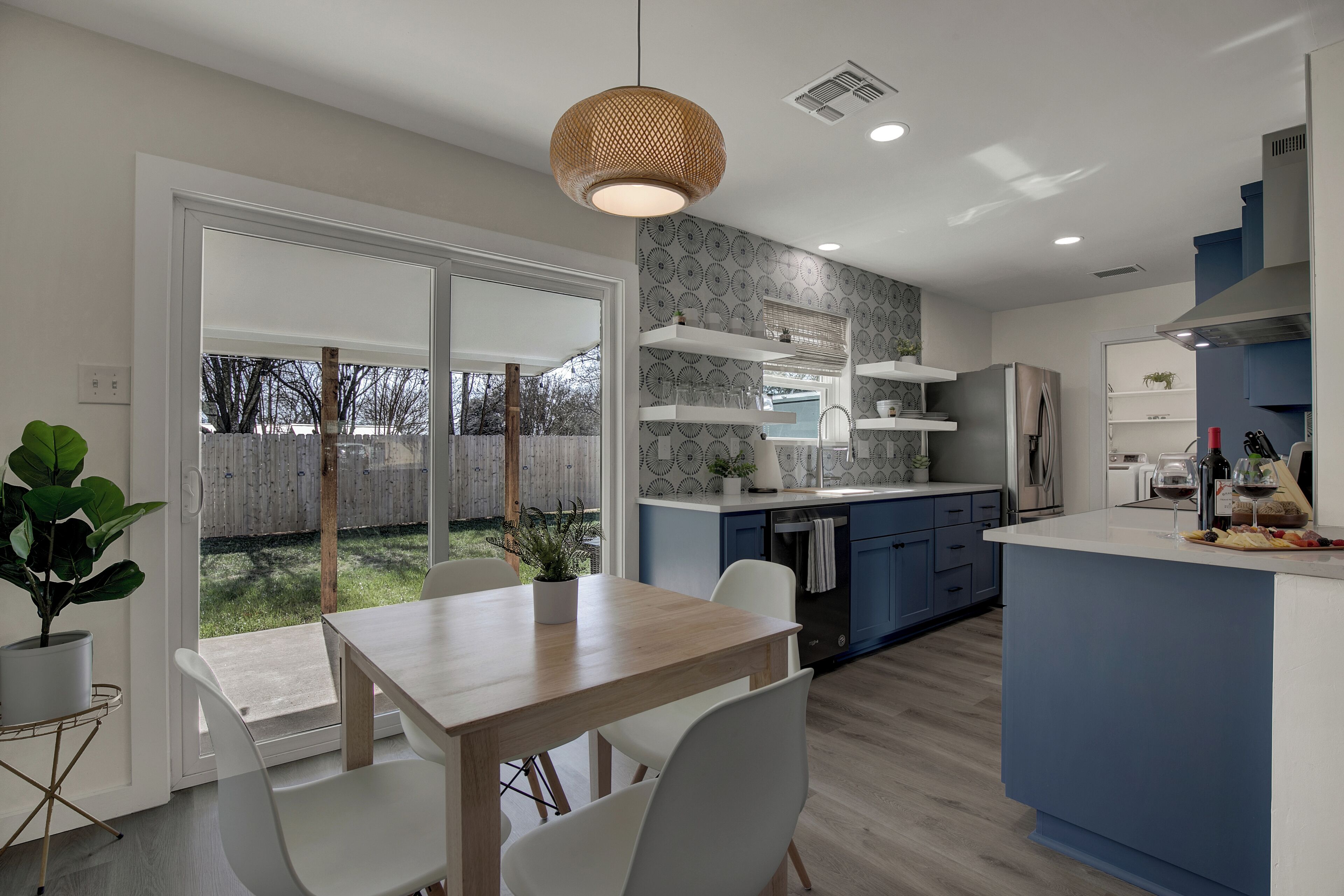 House, 2 Queen Beds, Hot Tub | Dining