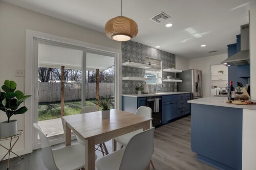 New-brick Haus With Fire Pit and Bbq-near Main St!