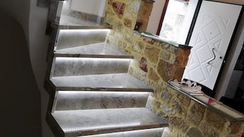 Villa, 4 Bedrooms, Smoking, Private Pool | Interior