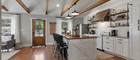 House, Multiple Beds, Hot Tub | Private kitchen