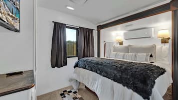 Casa, 1 cama Queen size, hidromasaje | 1 habitación, decoración personalizada y muebles diferentes