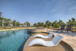 Outdoor pool - Luxury Ranch W/pool-hot Tub-near Fred! (Fredericksburg)