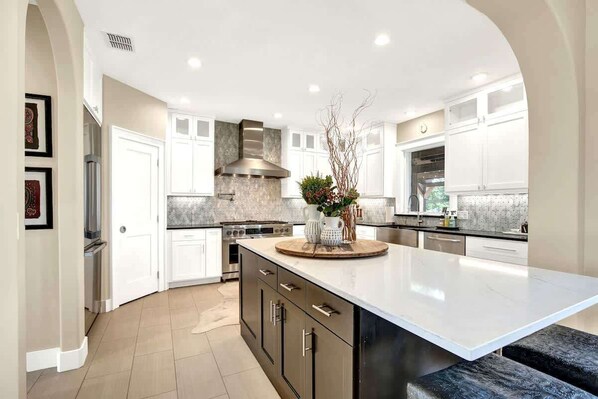 House, Multiple Beds, Pool Access, Mountain View (148 Starry Night M&C) | Private kitchen