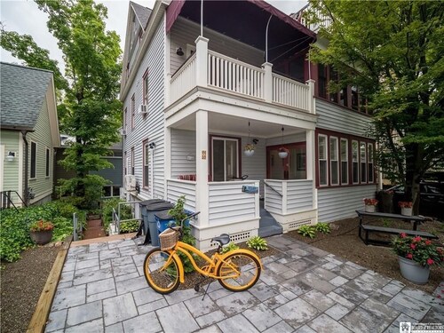 Garden Grove 2 Bedroom Home by RedAwning