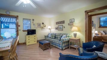 Apartment, 2 Bedrooms | Living area | Smart TV