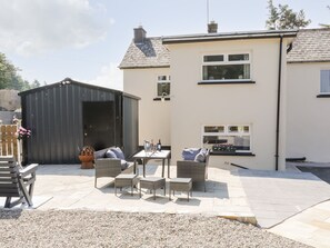 Terrace/patio - Peter's Farmhouse (Cookstown)