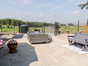 Terrace/patio - Peter's Farmhouse (Cookstown)