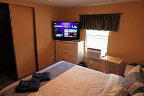 Shared Dormitory, 1 Bedroom, Smoking, Garden View | Living room