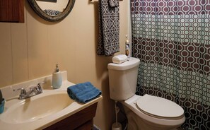 Bathroom - Room-pleasant Days Lodging Scallop Room (Homosassa)