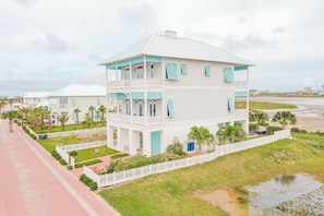 Exterior - Casa Sirena - Private Bayside Home With Pool 4 Bedroom Home by RedAwning (South Padre Island)
