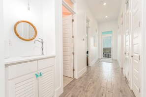 House, 4 Bedrooms | Interior