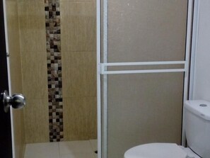 Gemeinsamer Schlafsaal, 3 Schlafzimmer, Raucher, Balkon | Badezimmer