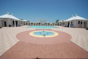 House, 4 Bedrooms | Pool | Outdoor pool
