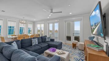 House, 4 Bedrooms | Living area