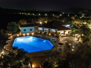 Departamento, 1 habitación, balcón | Alberca | Alberca al aire libre 