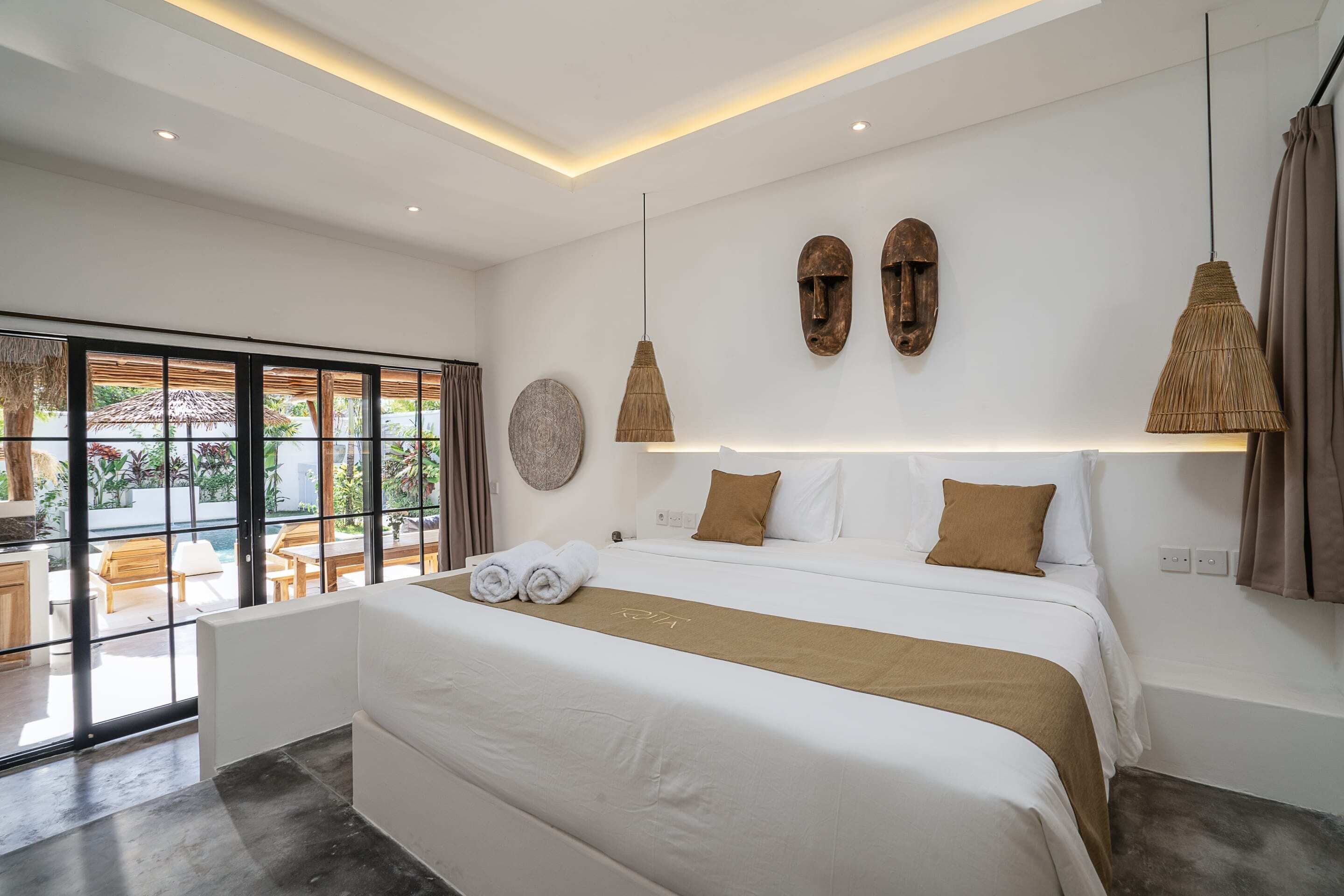 2 habitaciones, escritorio y espacio para trabajar con laptop 