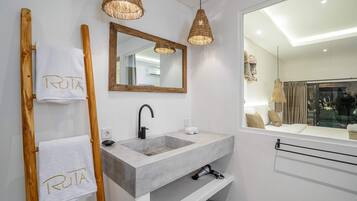 Basic Villa, Multiple Beds | Bathroom | Shower, hair dryer, towels, soap