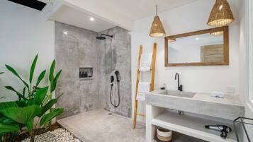 Basic Villa, Multiple Beds | Bathroom | Shower, hair dryer, towels, soap