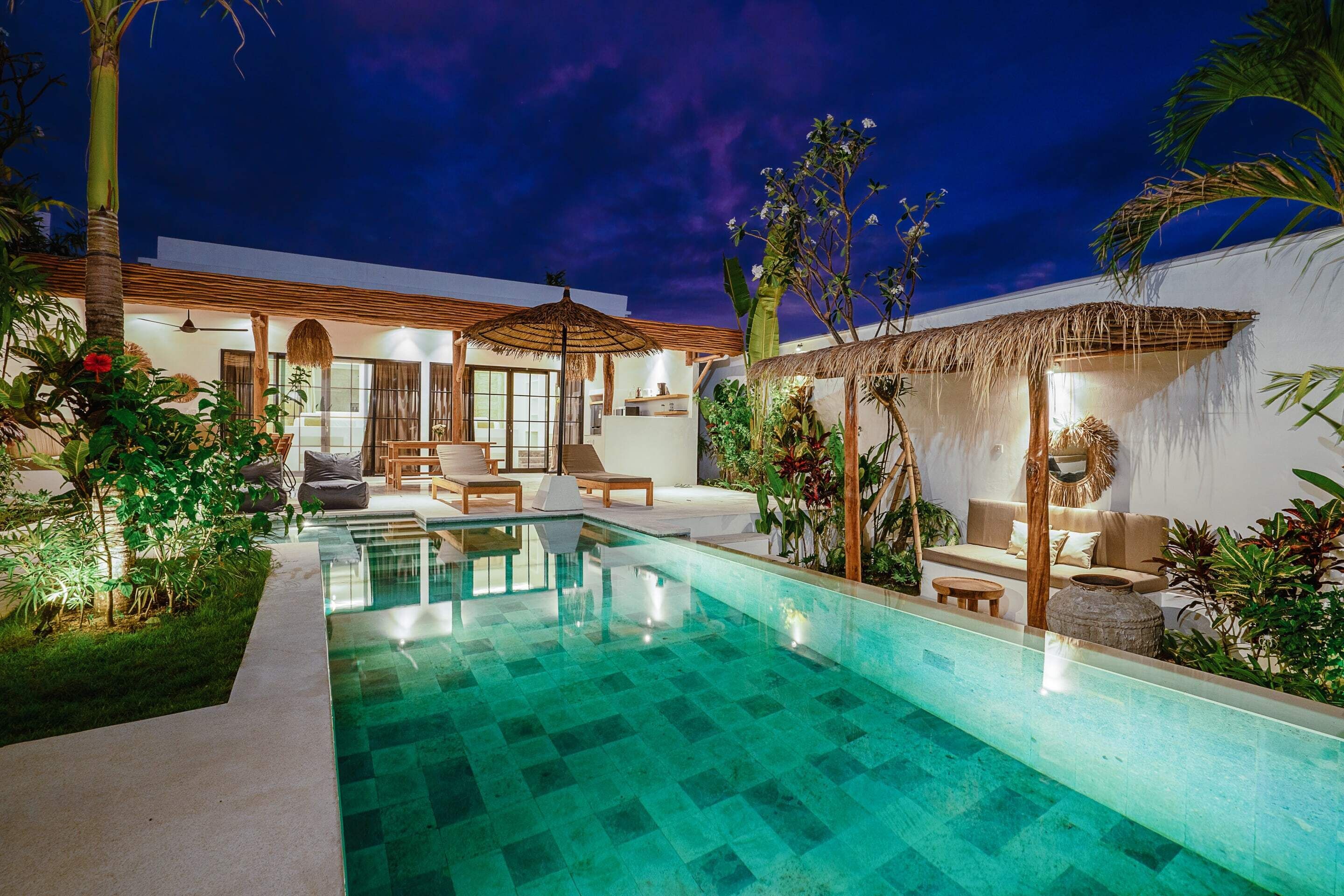 Villa básica, varias camas | Piscina | Una piscina al aire libre