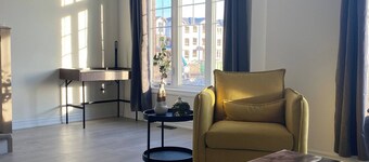 Luxurious Town House With x2 Cars Garage No01