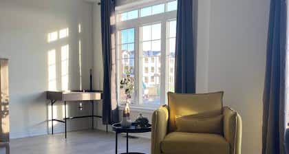 Luxurious Town House With x2 Cars Garage No01