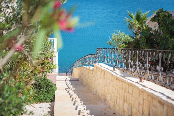 Villa, 4 Schlafzimmer, barrierefrei, Raucher | Unterkunftsgelände