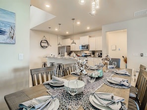 House, Multiple Bedrooms, Private Pool, City View | Dining - Windsor Island 7br, Free Pool Heat, 5min Walk To L (Davenport)