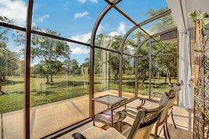 Property grounds - Stunning Home With Hot Tub Sauna and Grill! (Fredericksburg)