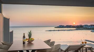 Apartment, 3 Bedrooms, Private Pool, Garden View | Outdoor dining