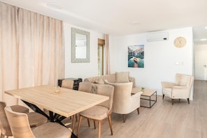 Appartement, 3 chambres, piscine privée, vue jardin | Restauration