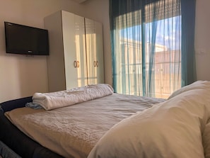 2 bedrooms
