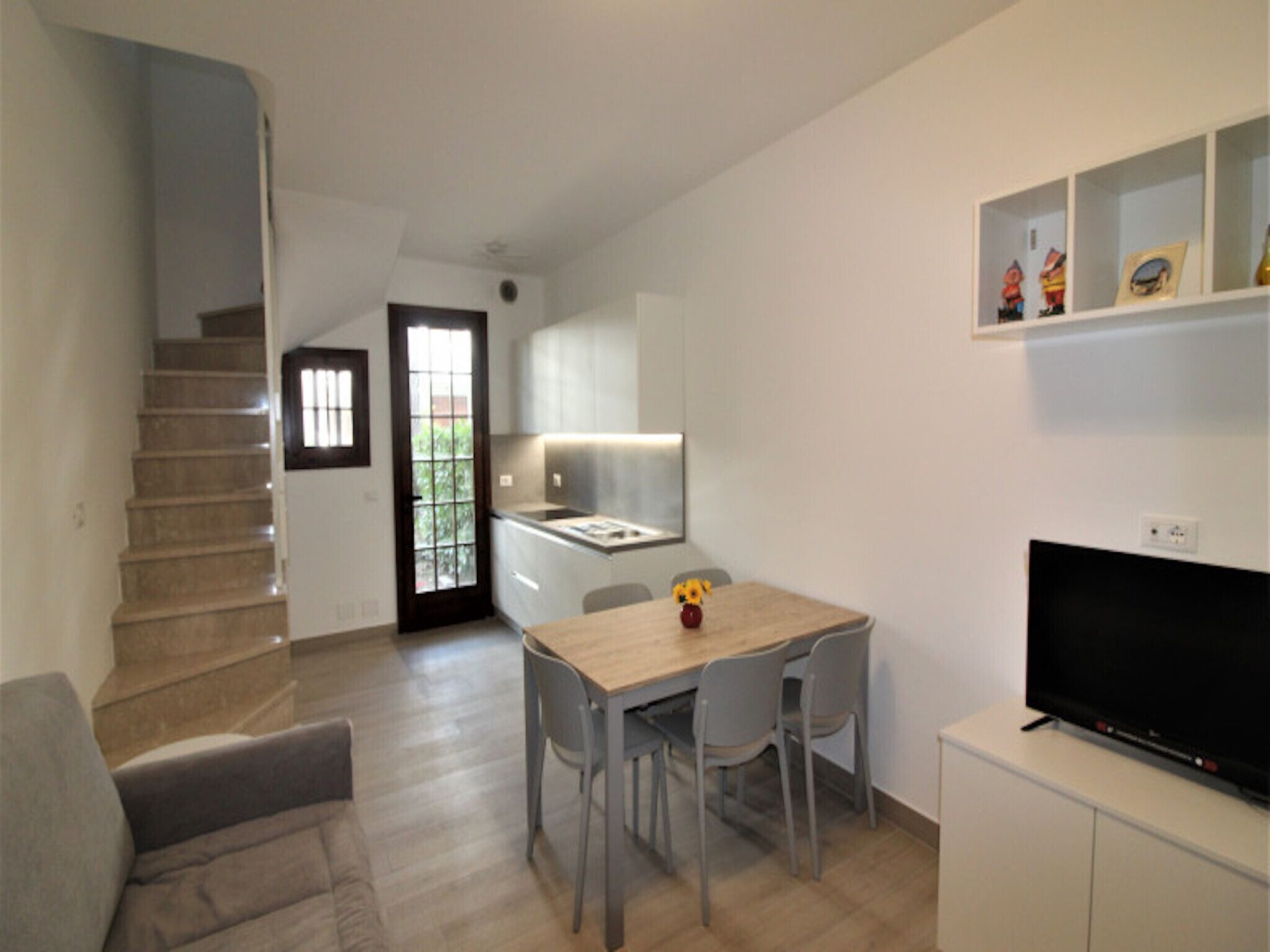 Villa, 2 Bedrooms, Balcony, Garden View | Dining room