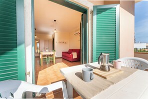 Apartment, 1 Schlafzimmer, Balkon | Speisen