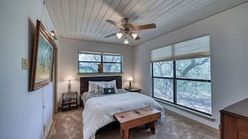 House, Multiple Beds, Patio (500 Old River Rd) | 3 bedrooms, individually decorated, individually furnished, bed sheets
