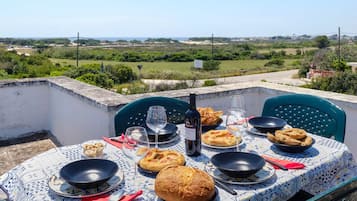 Villa, 3 Bedrooms, Accessible, Smoking | Outdoor dining