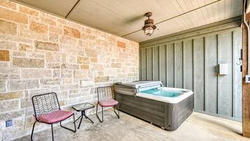 Cottage, 1 King Bed, Hot Tub | Property grounds