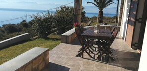Villa - 3 sovrum - privat pool - utsikt mot bergen | Restaurang utomhus