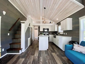 Maison, Plusieurs lits, patio (#7 3567 US 290 E) | Intérieur